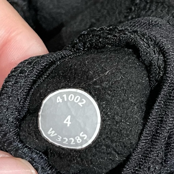 Lululemon Don't Hurry Be Happy Pullover Black, Size 4 - Picture 6 of 15